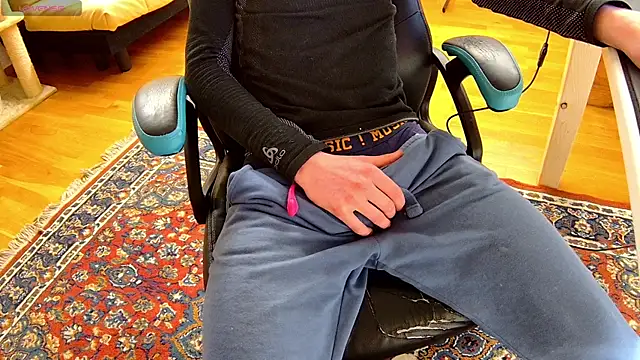 yourbrittyboy69 online show from February 5, 2025, 8:57 pm