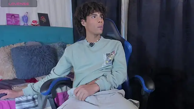 Snapshot of kleo_helenos chatting on February 17, 2026, 11:00 pm kleo helenos online show from February 17, 2026, 11:00 pm