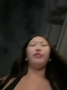 Snapshot of Aiko_Yumi chatting on December 27, 2024, 3:26 pm Aiko Yumi online show from December 27, 2024, 3:26 pm