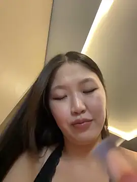 Snapshot of Aiko_Yumi chatting on January 2, 2025, 9:50 pm Aiko Yumi online show from January 2, 2025, 9:50 pm