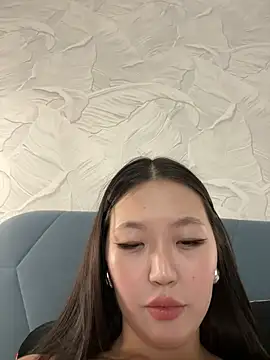 Snapshot of Aiko_Yumi chatting on February 24, 2025, 4:58 pm Aiko Yumi online show from February 24, 2025, 4:58 pm