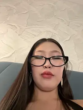 Snapshot of Aiko_Yumi chatting on March 5, 2025, 6:56 pm Aiko Yumi online show from March 5, 2025, 6:56 pm