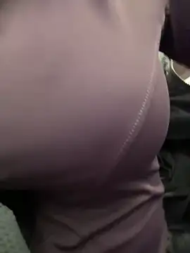 Snapshot of Aiko_Yumi chatting on November 30, 2025, 2:21 pm Aiko Yumi online show from November 30, 2025, 2:21 pm