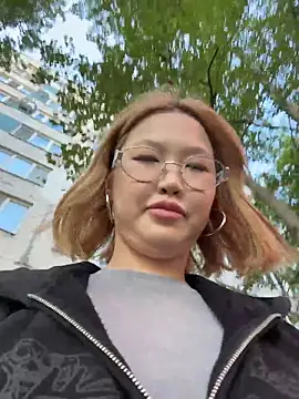 Aiko Yumi online show from June 10, 2026, 4:06 pm