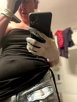 Snapshot of SexyB214 chatting on October 26, 2025, 7:53 pm SexyB214 online show from October 26, 2025, 7:53 pm