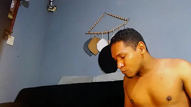 Grandeygruesa1 online show from February 8, 2025, 6:33 am