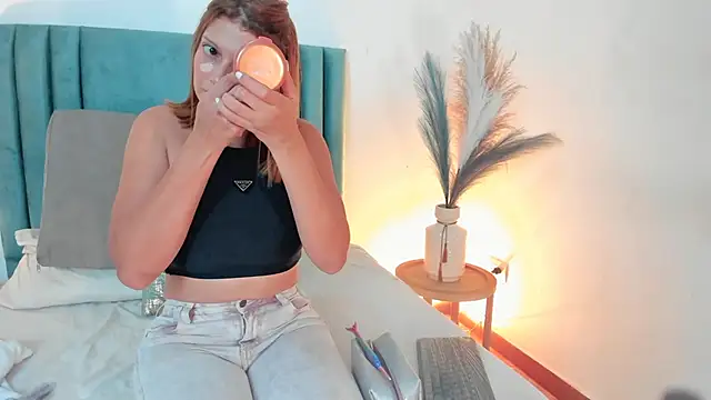 Snapshot of MirandaRoxx chatting on January 29, 2025, 6:07 pm MirandaRoxx online show from January 29, 2025, 6:07 pm