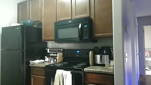 Snapshot of NatalieKneals chatting on February 12, 2025, 6:51 am NatalieKneals online show from February 12, 2025, 6:51 am