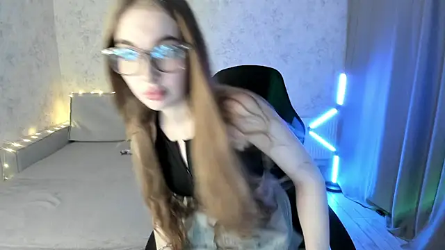 LissaCain online show from November 27, 2025, 2:13 am