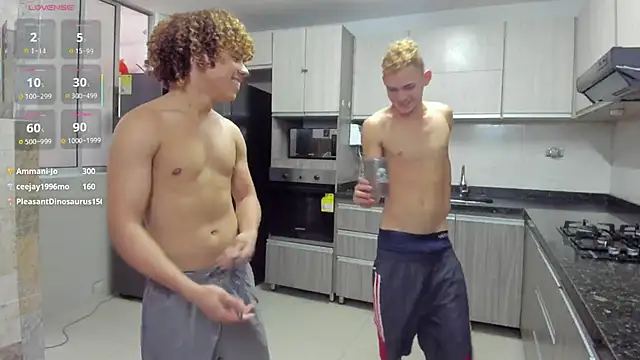 Snapshot of badguyss_bisex chatting on February 11, 2025, 5:40 pm badguyss bisex online show from February 11, 2025, 5:40 pm