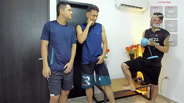 Snapshot of badguyss_bisex chatting on March 7, 2025, 11:29 am badguyss bisex online show from March 7, 2025, 11:29 am