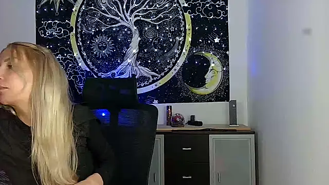 SexxyLiviaa online show from April 24, 2026, 2:25 am