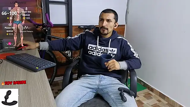 Marck Muscle online show from October 3, 2025, 11:35 pm