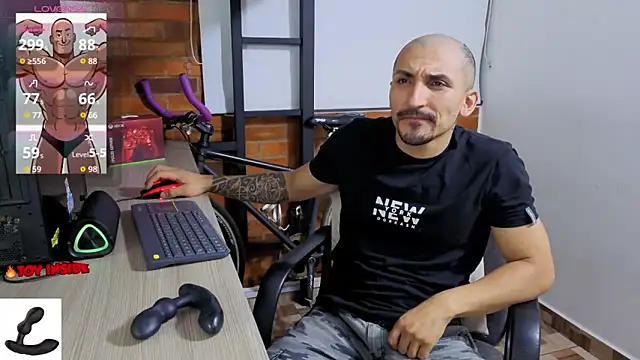 Snapshot of Marck_Muscle chatting on May 25, 2026, 3:23 am Marck Muscle online show from May 25, 2026, 3:23 am