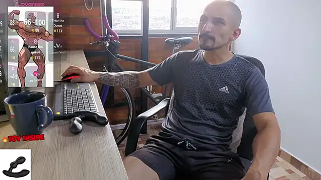 Snapshot of Marck_Muscle chatting on May 26, 2026, 10:17 pm Marck Muscle online show from May 26, 2026, 10:17 pm