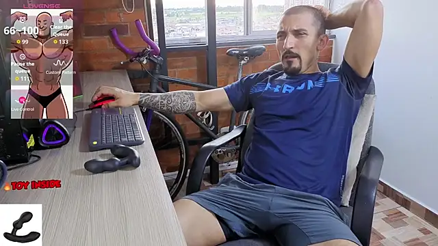 Snapshot of Marck_Muscle chatting on June 12, 2026, 10:52 pm Marck Muscle online show from June 12, 2026, 10:52 pm
