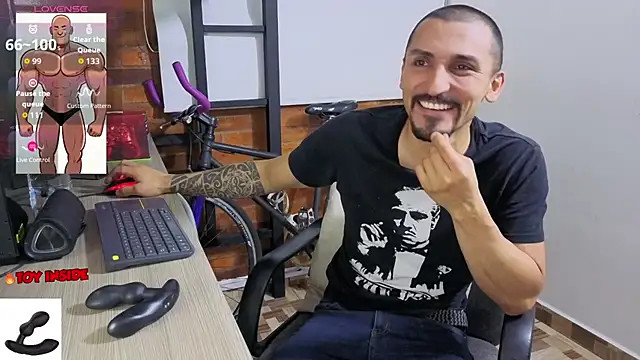 Snapshot of Marck_Muscle chatting on June 15, 2026, 2:36 am Marck Muscle online show from June 15, 2026, 2:36 am