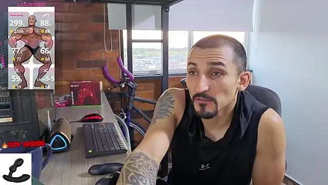Snapshot of Marck_Muscle chatting on June 16, 2026, 10:56 pm Marck Muscle online show from June 16, 2026, 10:56 pm