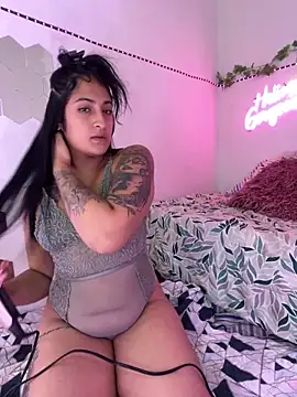 Snapshot of alondra_darling chatting on January 14, 2025, 7:53 pm alondra darling online show from January 14, 2025, 7:53 pm