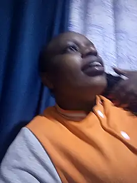 Snapshot of queen_arianna chatting on November 13, 2025, 5:56 pm queen arianna online show from November 13, 2025, 5:56 pm