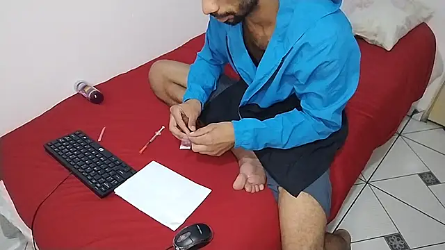 UncutToyBoy23cm online show from March 11, 2025, 4:10 am