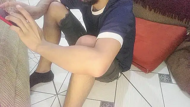 UncutToyBoy23cm online show from November 6, 2025, 4:52 pm