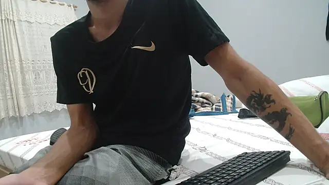 Snapshot of UncutToyBoy23cm chatting on June 24, 2026, 3:22 pm UncutToyBoy23cm online show from June 24, 2026, 3:22 pm