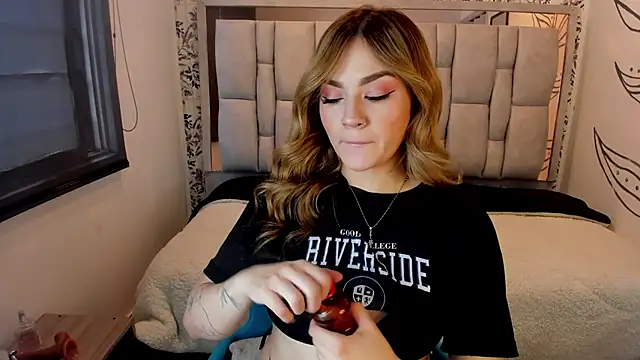 KataHot  online show from January 14, 2026, 8:03 pm