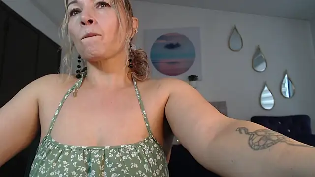 Ingridbergman online show from July 14, 2026, 1:17 pm