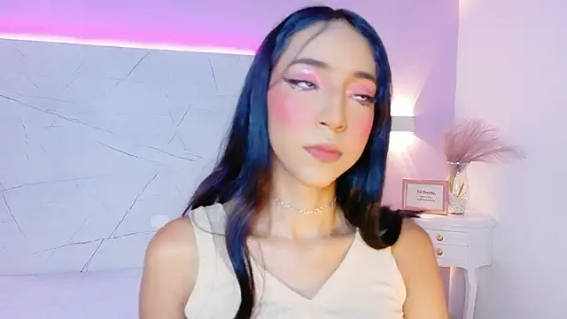 Snapshot of AbrilBrent chatting on November 21, 2025, 7:23 pm AbrilBrent online show from November 21, 2025, 7:23 pm