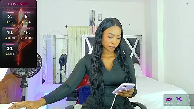 Snapshot of samantha-rose2 chatting on June 10, 2026, 2:34 am samantha-rose2 online show from June 10, 2026, 2:34 am