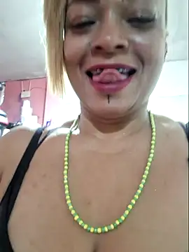 Snapshot of gatadeojosclaros chatting on February 25, 2025, 5:08 am gatadeojosclaros online show from February 25, 2025, 5:08 am