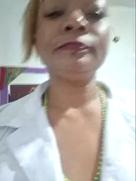 Snapshot of gatadeojosclaros chatting on March 1, 2025, 3:38 pm gatadeojosclaros online show from March 1, 2025, 3:38 pm