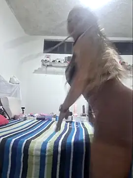 Snapshot of gatadeojosclaros chatting on September 21, 2025, 1:29 am gatadeojosclaros online show from September 21, 2025, 1:29 am