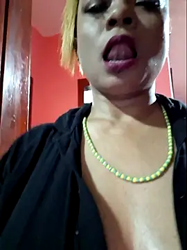 Snapshot of gatadeojosclaros chatting on October 20, 2025, 11:38 pm gatadeojosclaros online show from October 20, 2025, 11:38 pm