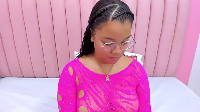 ISABELLA 020 online show from February 4, 2025, 12:11 pm