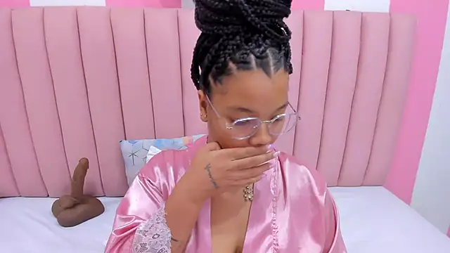 ISABELLA 020 online show from February 13, 2025, 6:48 pm