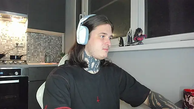  torfin  online show from March 4, 2025, 11:43 pm