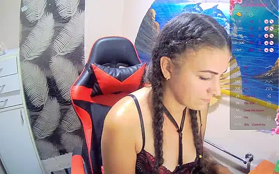 Catbaby32 online show from September 20, 2025, 8:43 pm