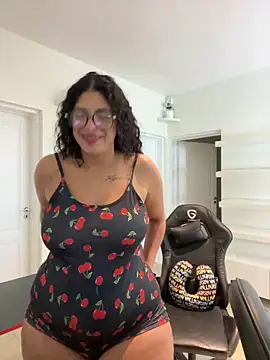 Snapshot of Shura_xxxBig chatting on June 20, 2026, 10:23 pm Shura xxxBig online show from June 20, 2026, 10:23 pm