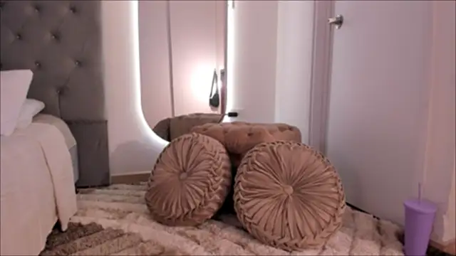 Snapshot of Lexie-red chatting on February 3, 2025, 9:39 pm Lexie-red online show from February 3, 2025, 9:39 pm