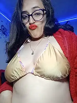 Snapshot of anndreapds chatting on June 9, 2026, 2:12 am anndreapds online show from June 9, 2026, 2:12 am