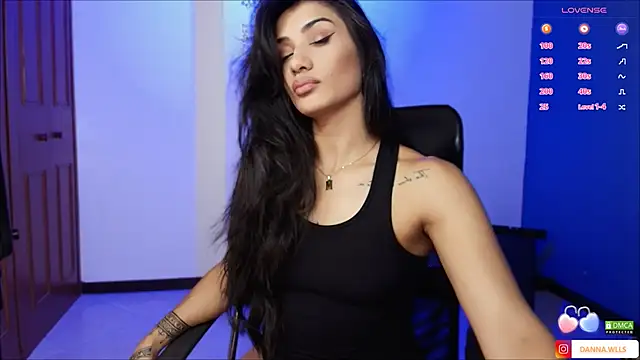 Snapshot of Dannawells chatting on December 7, 2024, 5:59 am Dannawells online show from December 7, 2024, 5:59 am