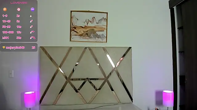 Kylie2211 online show from September 17, 2025, 3:19 am