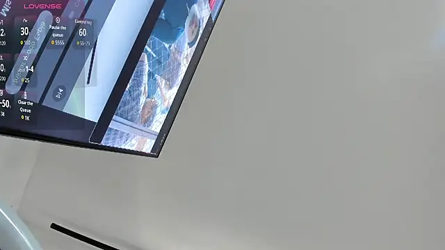 Kylie2211 online show from February 10, 2026, 4:55 pm