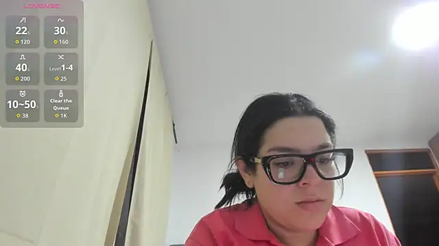 Snapshot of Kylie2211 chatting on June 9, 2026, 2:01 am Kylie2211 online show from June 9, 2026, 2:01 am