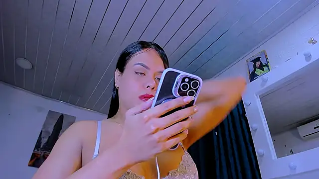 Snapshot of LatinVenuz chatting on February 7, 2026, 4:49 am LatinVenuz online show from February 7, 2026, 4:49 am