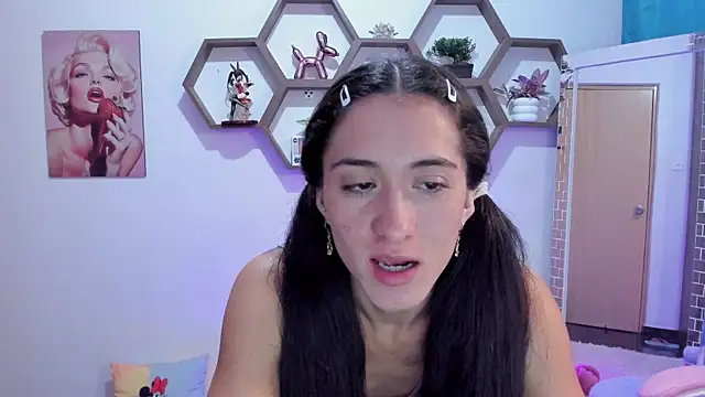 Snapshot of SharonSander chatting on February 14, 2025, 10:07 am SharonSander online show from February 14, 2025, 10:07 am