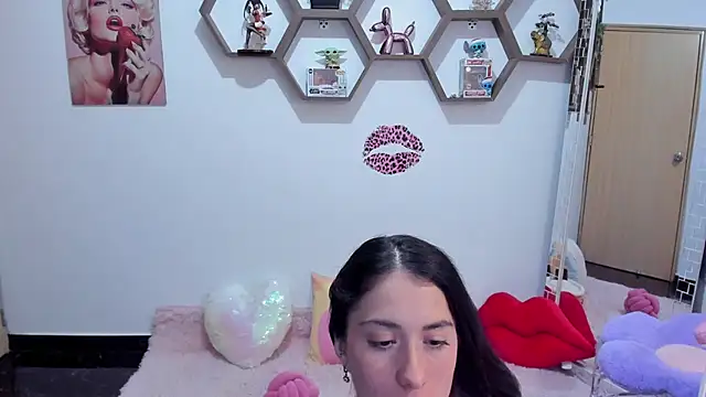 Snapshot of SharonSander chatting on May 15, 2026, 10:50 pm SharonSander online show from May 15, 2026, 10:50 pm