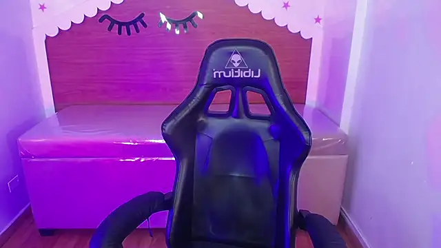 Snapshot of carlie_mayer_v chatting on September 30, 2025, 3:33 am carlie mayer v online show from September 30, 2025, 3:33 am